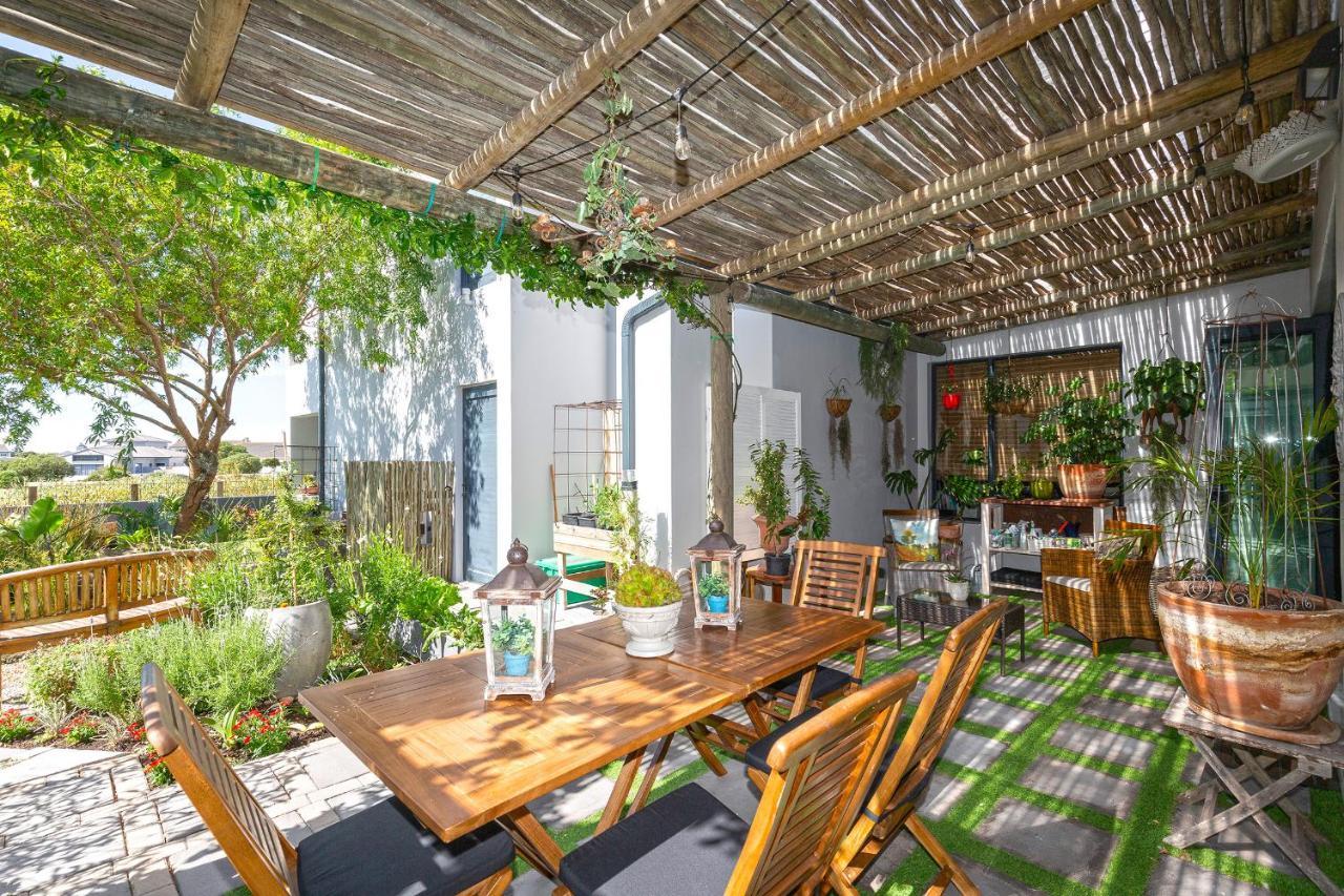 Le Mahi Guest House Langebaan Exterior foto